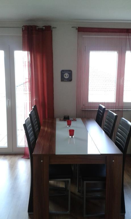 Ferienwohnung Valerie Эттенхайм Экстерьер фото